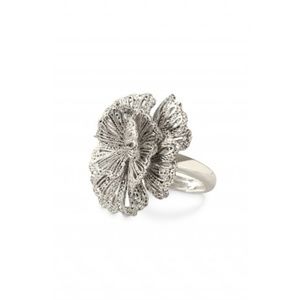 Stella & Dot Geneva Lace Vintage Flower Ring